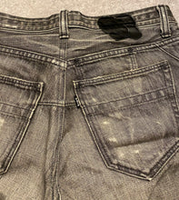 Load image into Gallery viewer, Number Nine &quot;Pain&quot; Denim Grey Size 31 x 30
